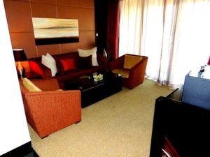 DSCN6983 (Hubby and I in Dubai for 1st time without kids-Celebrate our 10th wedding anniversary 2014)