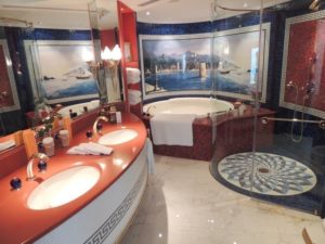 DSCN7127 (Our 10th wedding anniversary at Burj Al Arab hotel, Dubai)
